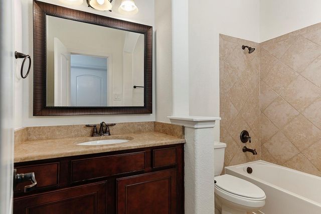 27 Tioga Place, The Woodlands, TX 77375