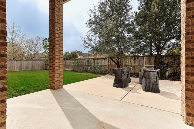 27 Tioga Place, The Woodlands, TX 77375