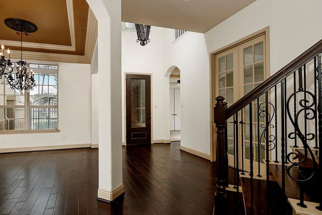 27 Tioga Place, The Woodlands, TX 77375