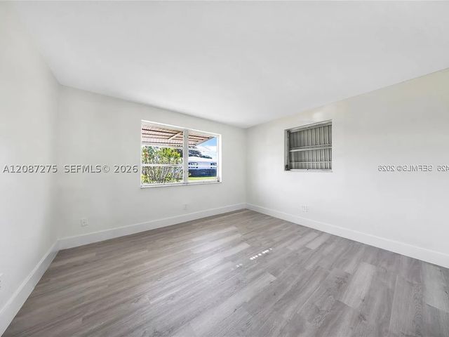 2550 NW 2nd Dr, Pompano Beach, FL 33064