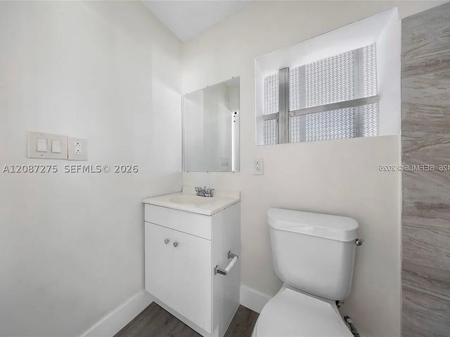 2550 NW 2nd Dr, Pompano Beach, FL 33064
