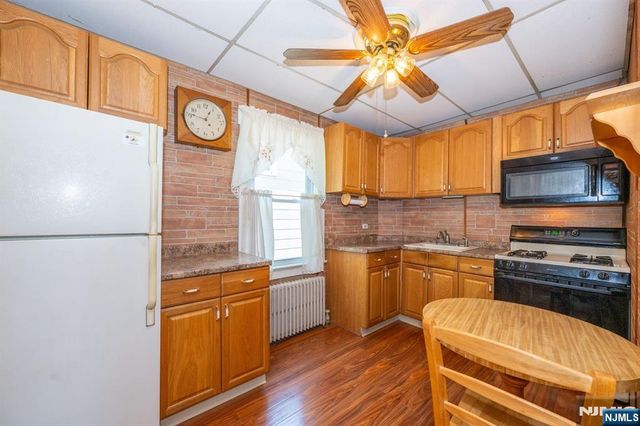 26 Cumberland Avenue, Verona, NJ 07044