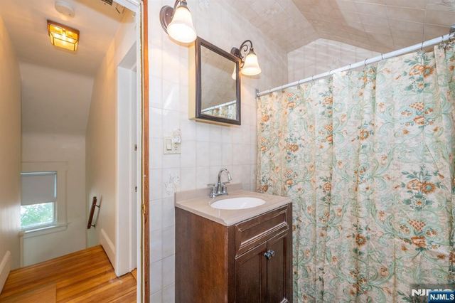 26 Cumberland Avenue, Verona, NJ 07044