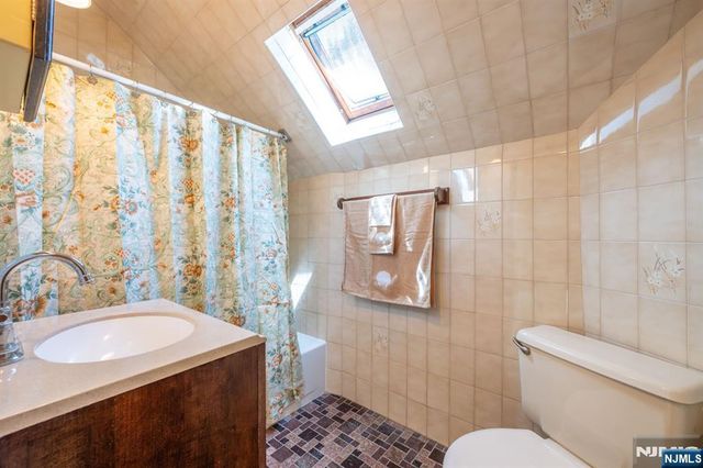 26 Cumberland Avenue, Verona, NJ 07044