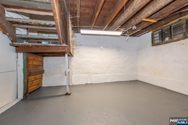 26 Cumberland Avenue, Verona, NJ 07044