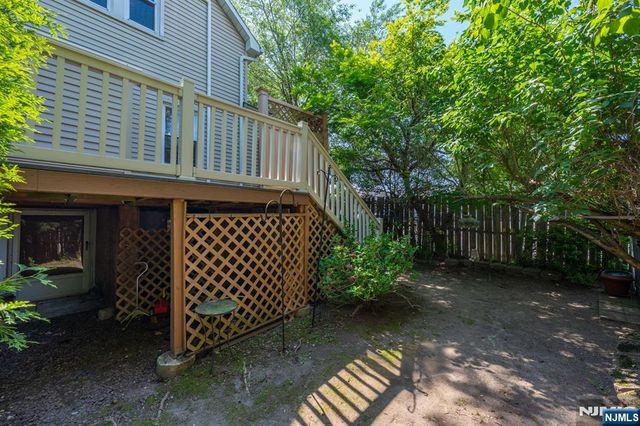 26 Cumberland Avenue, Verona, NJ 07044