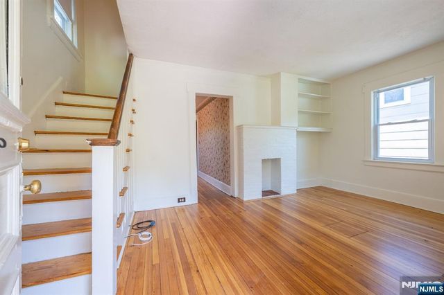 26 Cumberland Avenue, Verona, NJ 07044
