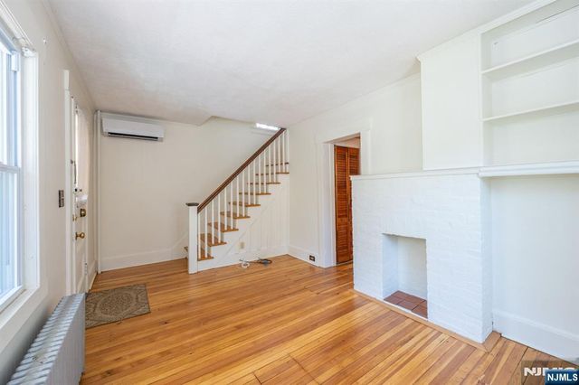 26 Cumberland Avenue, Verona, NJ 07044