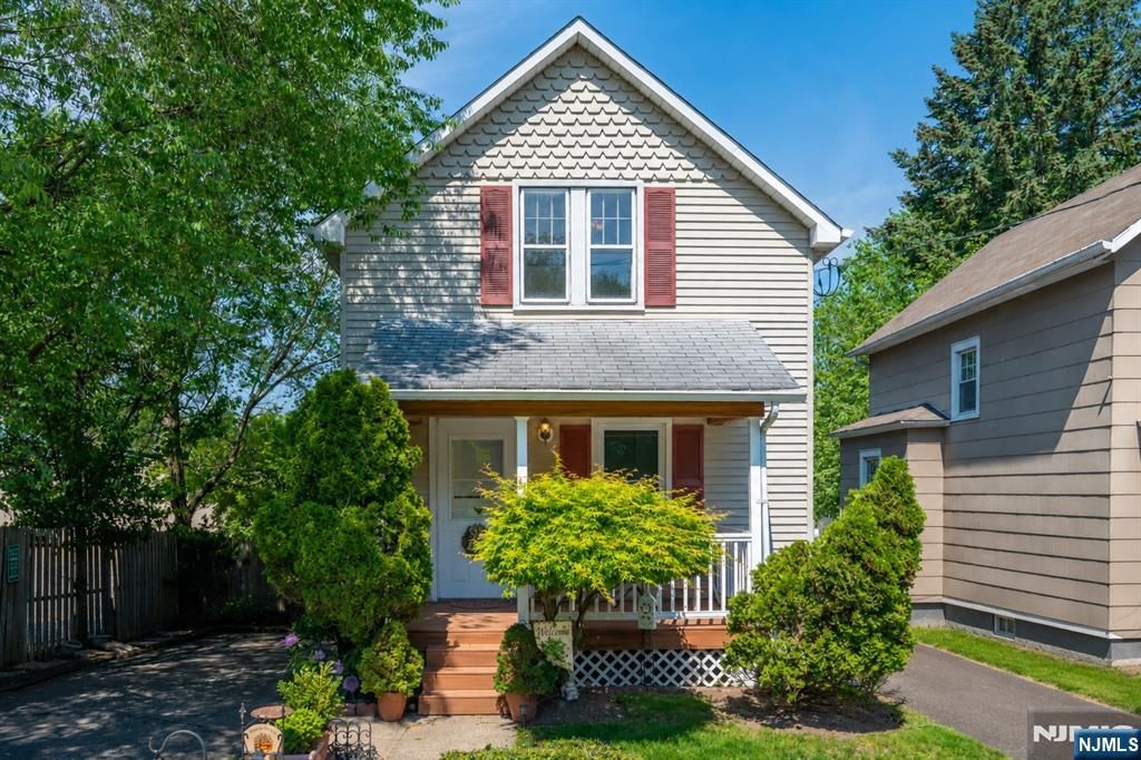 26 Cumberland Avenue, Verona, NJ 07044