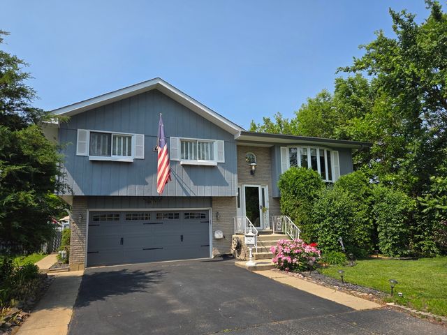 4910 143rd Place, Midlothian, IL 60445