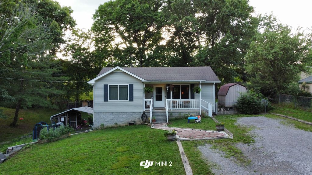 49 Roberts Ln, Lebanon, TN 37087