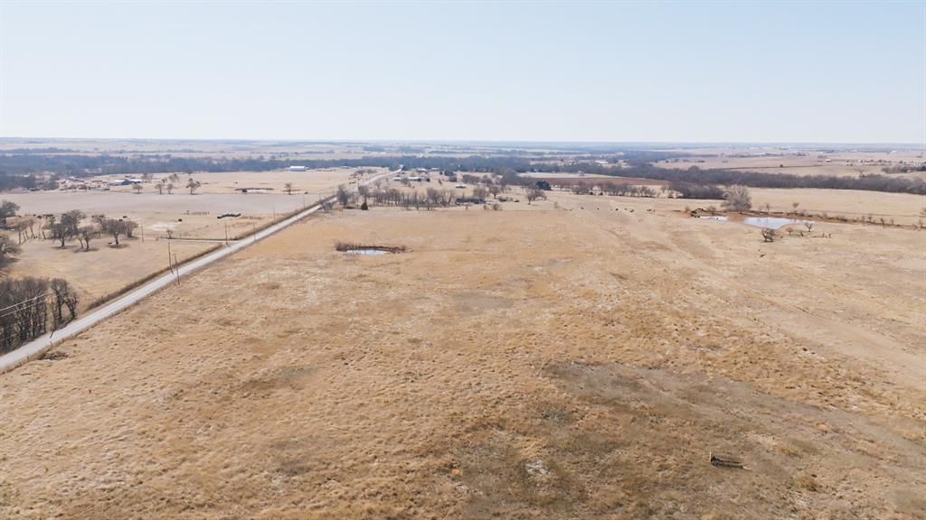 Image 2 of property listing at 1704 County Street 2840 Street, Amber, OK 73004