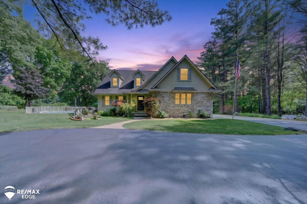 3393 Lippincott Road, Lapeer, MI 48446