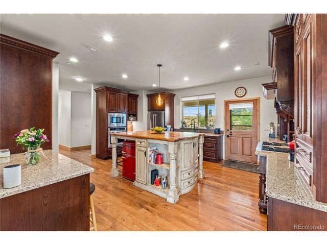 6170 N 79th St, Niwot, CO 80503