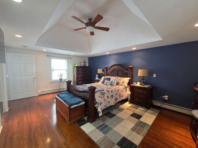 1462 King Hill Road, New London, NH 03257