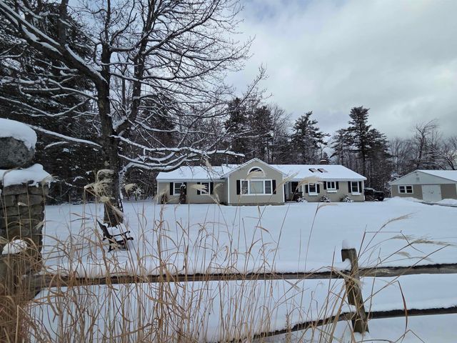 1462 King Hill Road, New London, NH 03257