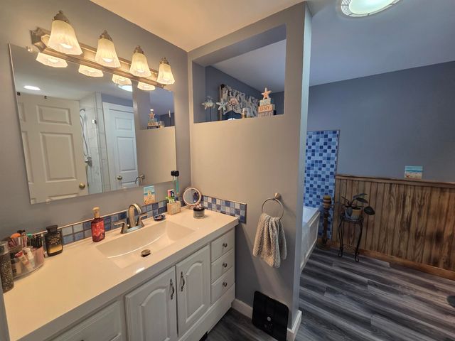 1462 King Hill Road, New London, NH 03257