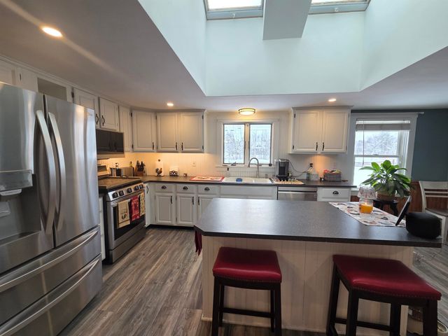 1462 King Hill Road, New London, NH 03257