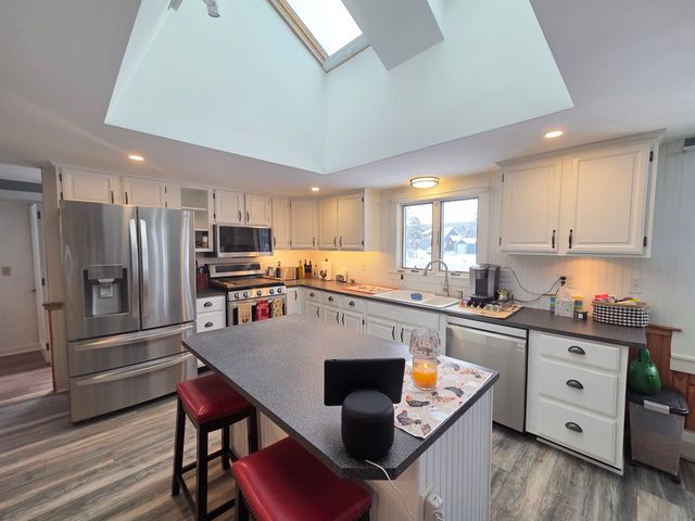 1462 King Hill Road, New London, NH 03257