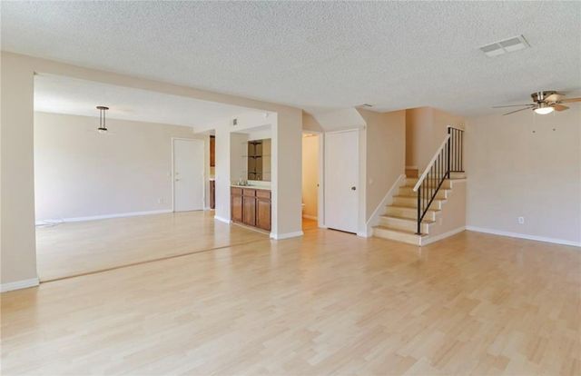 10234 Variel Avenue 12, Chatsworth (los Angeles), CA 91311