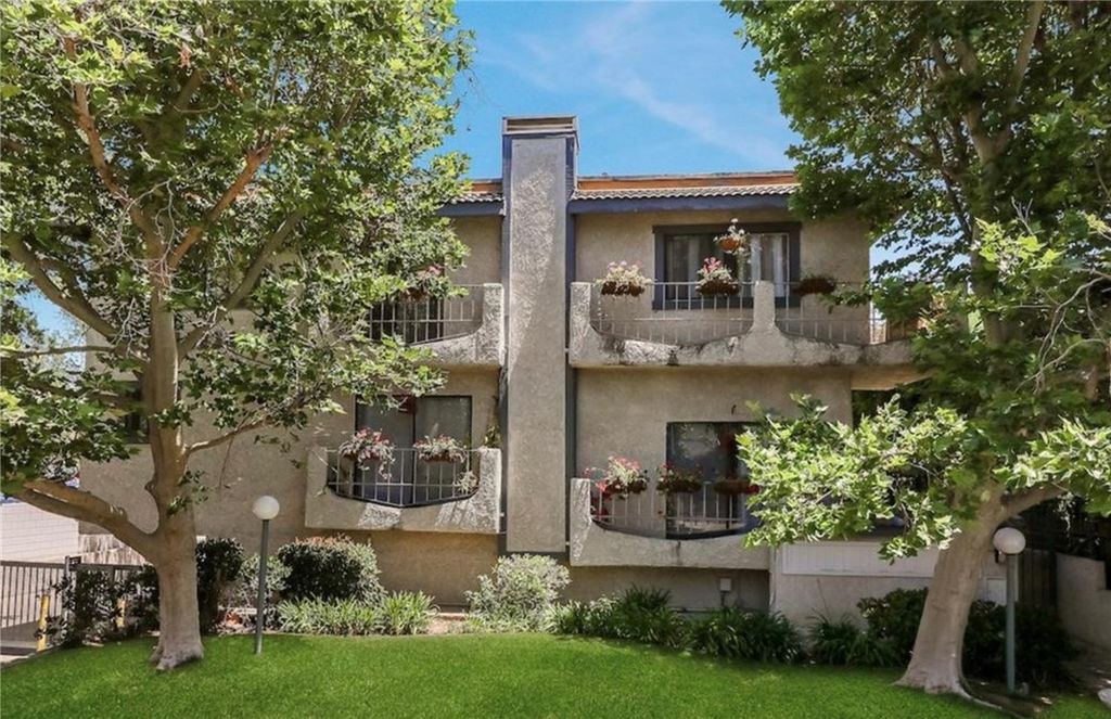 10234 Variel Avenue 12, Chatsworth (los Angeles), CA 91311