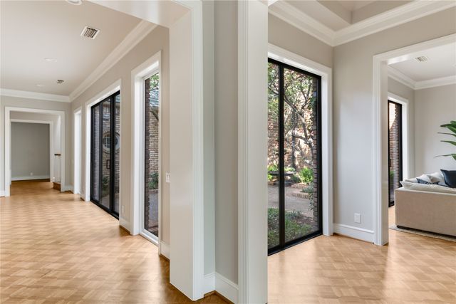 29 Saint Laurent Place, Dallas, TX 75225