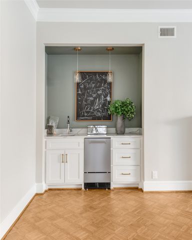 29 Saint Laurent Place, Dallas, TX 75225