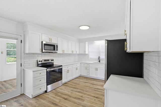 49 Foxhall Road, Greenville, SC 29605