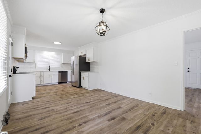 49 Foxhall Road, Greenville, SC 29605