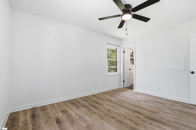 49 Foxhall Road, Greenville, SC 29605