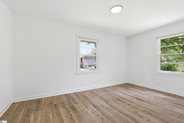 49 Foxhall Road, Greenville, SC 29605