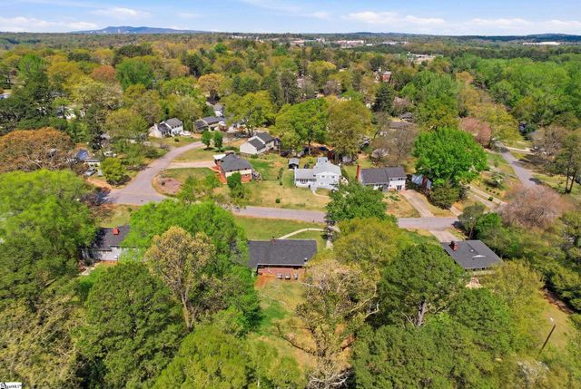 49 Foxhall Road, Greenville, SC 29605