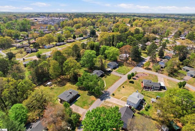 49 Foxhall Road, Greenville, SC 29605