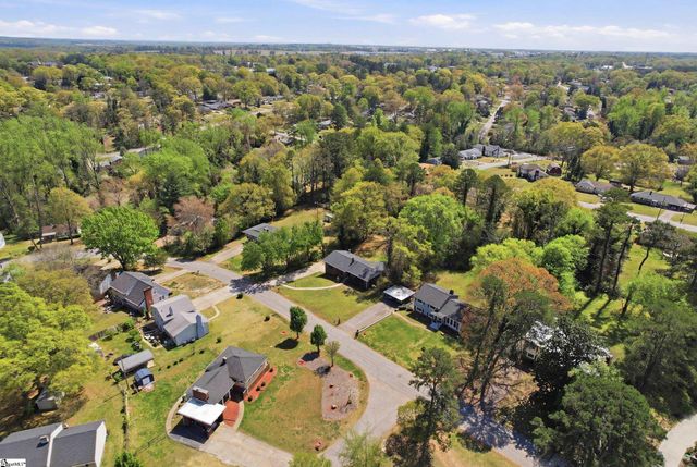 49 Foxhall Road, Greenville, SC 29605