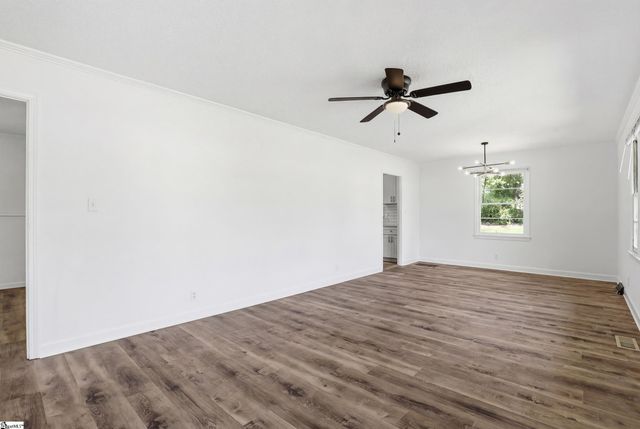 49 Foxhall Road, Greenville, SC 29605