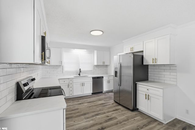 49 Foxhall Road, Greenville, SC 29605