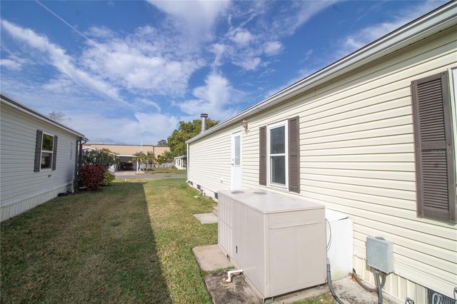 1664 ELKHART CIRCLE, Tavares, FL 32778