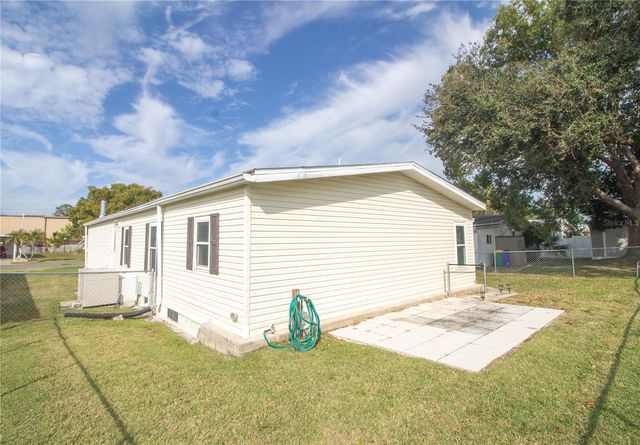 1664 ELKHART CIRCLE, Tavares, FL 32778