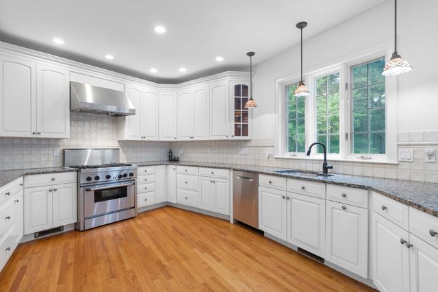 28 Cutler Farm Rd, Sudbury, MA 01776