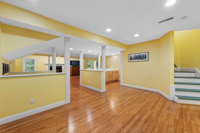 28 Cutler Farm Rd, Sudbury, MA 01776