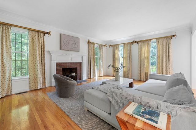 28 Cutler Farm Rd, Sudbury, MA 01776