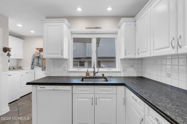 29 Green Island Road, Toms River, NJ 08753