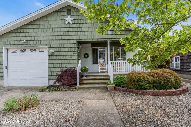 29 Green Island Road, Toms River, NJ 08753