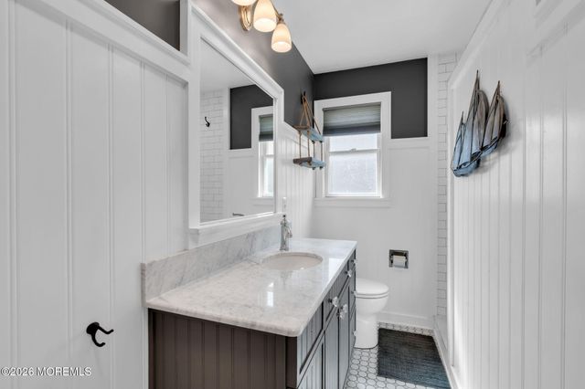 29 Green Island Road, Toms River, NJ 08753