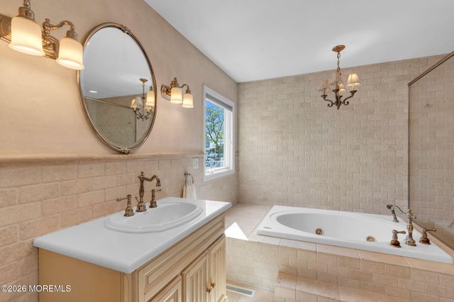 29 Green Island Road, Toms River, NJ 08753