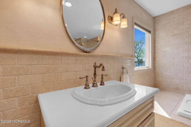 29 Green Island Road, Toms River, NJ 08753