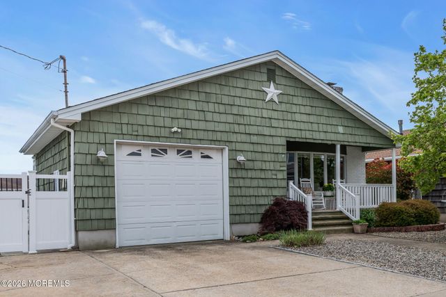 29 Green Island Road, Toms River, NJ 08753