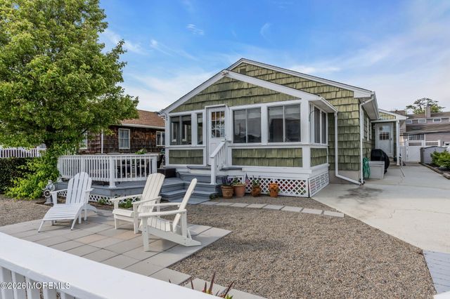 29 Green Island Road, Toms River, NJ 08753