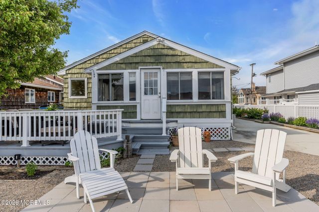 29 Green Island Road, Toms River, NJ 08753