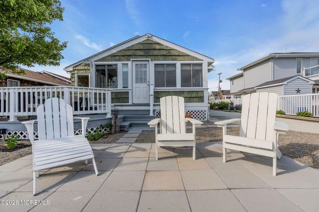 29 Green Island Road, Toms River, NJ 08753
